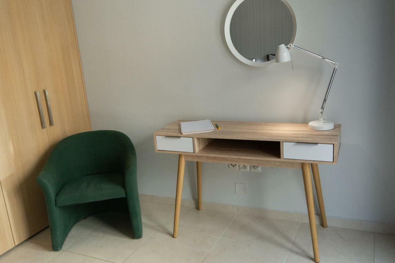 Spacious Fully Equipped 3Bd 2Bath Apt In The Heart Of City With Balconies Ac And Fast Wifi #2 Heraklion Exteriör bild