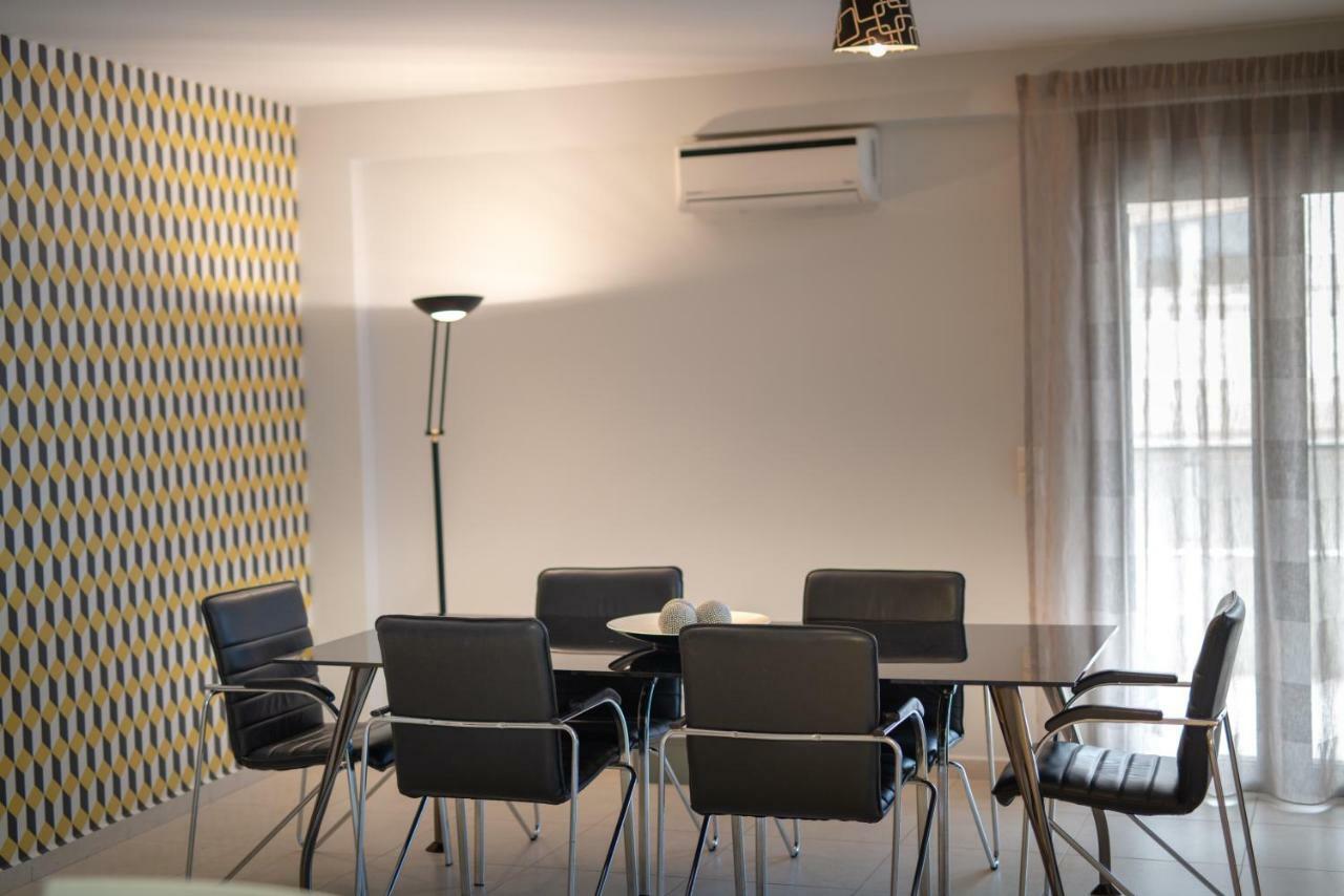 Spacious Fully Equipped 3Bd 2Bath Apt In The Heart Of City With Balconies Ac And Fast Wifi #2 Heraklion Exteriör bild